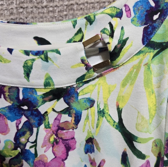 Rafaella Floral Top Size Large - Picture 2 of 7